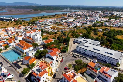 Terreno para Venda em Estômbar e Parchal
