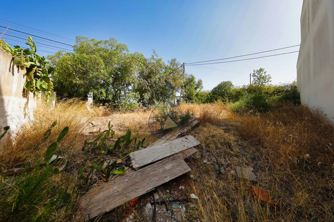 Terreno para Venda em Estômbar e Parchal Foto 3