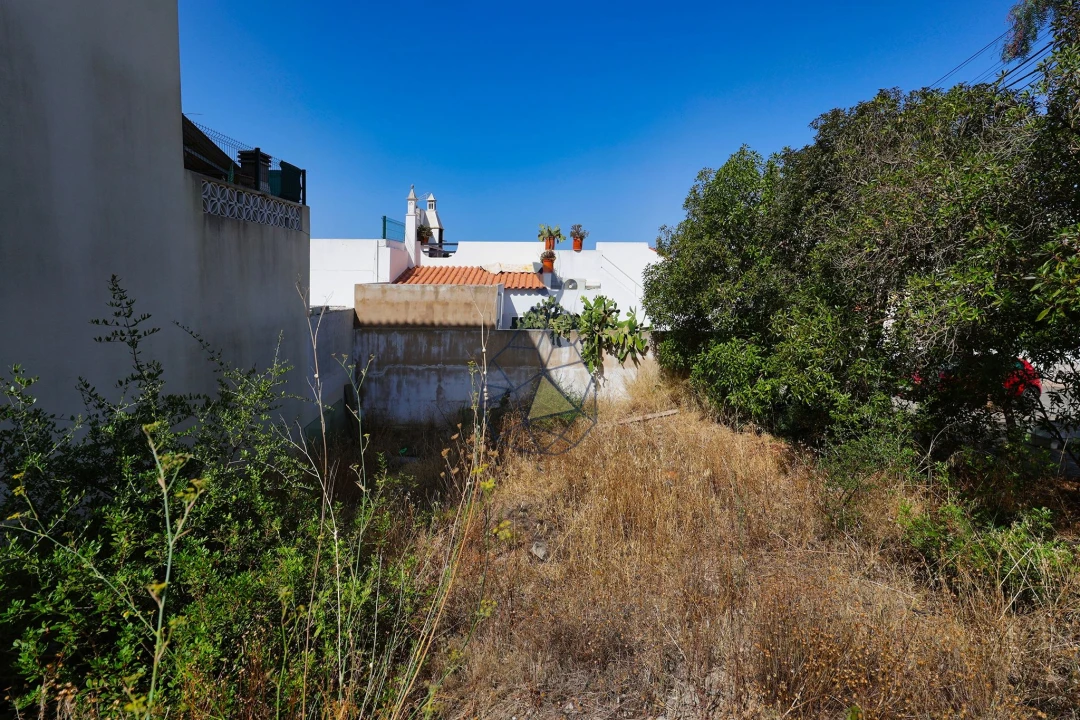 Terreno para Venda em Estômbar e Parchal Foto 2