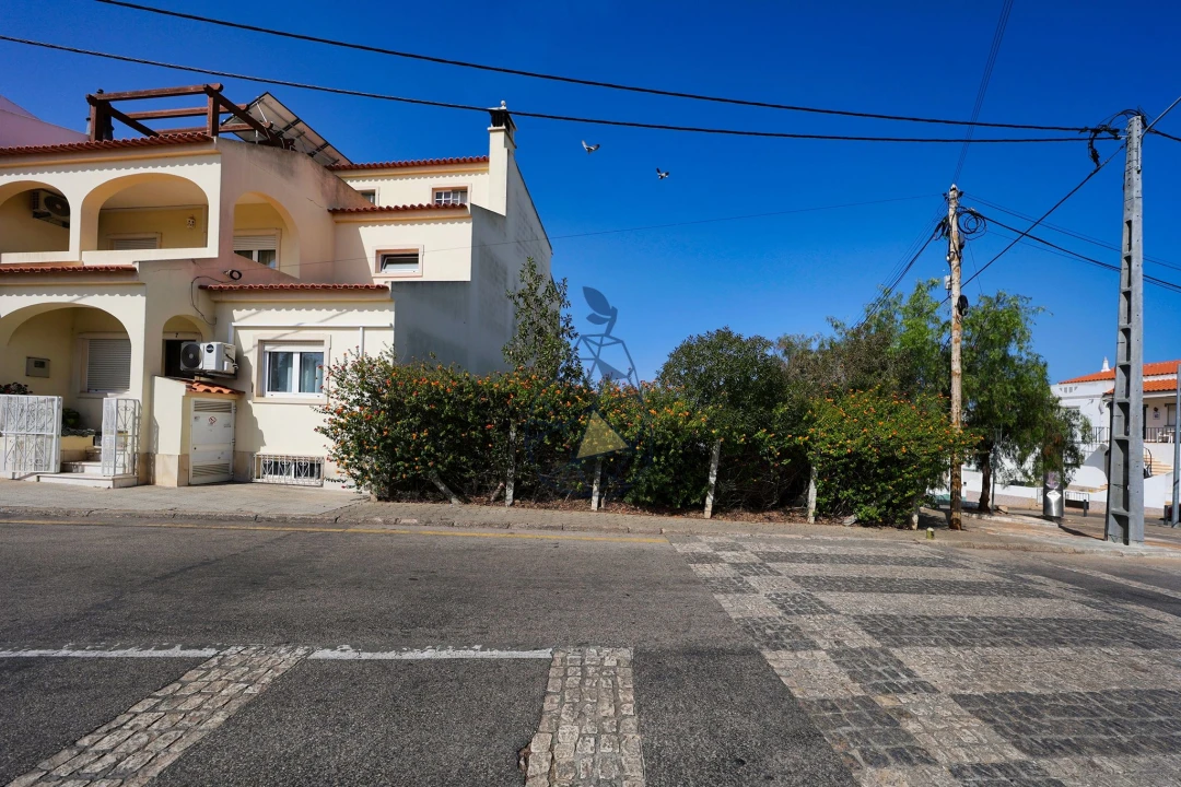 Terreno para Venda em Estômbar e Parchal Foto 10