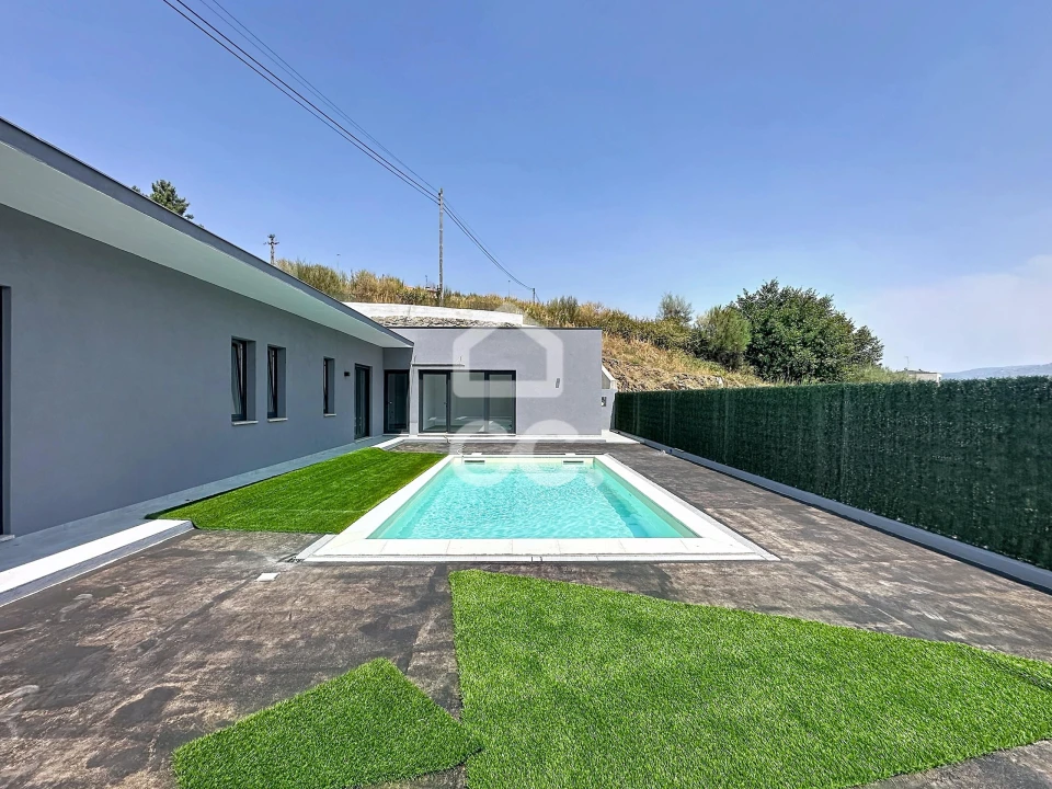 Moradia T3 para Venda em Santa Maria Maior Foto 4