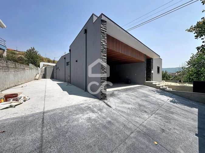 Moradia T3 para Venda em Santa Maria Maior Foto 6
