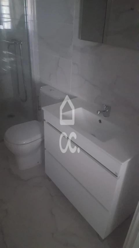 Apartamento T1 para Venda em Santa Maria Maior