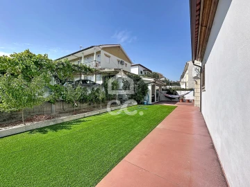 Moradia T5 para Venda em Santa Cruz/Trindade e Sanjurge