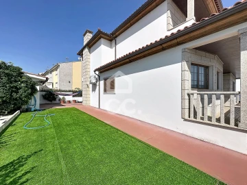 Moradia T5 para Venda em Santa Cruz/Trindade e Sanjurge