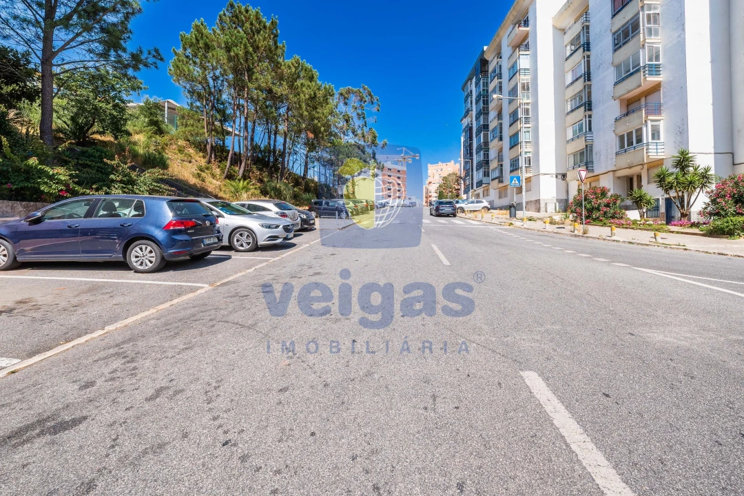 Apartamento T3 para Venda em Rio de Mouro Foto 48
