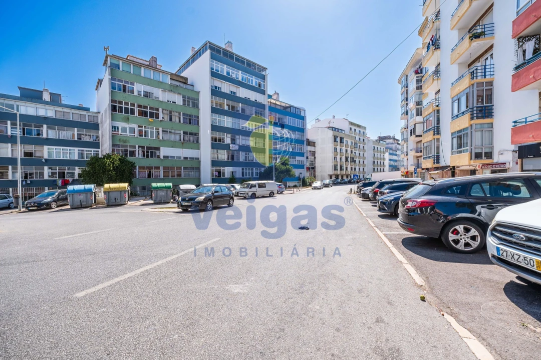 Apartamento T3 para Venda em Rio de Mouro Foto 49