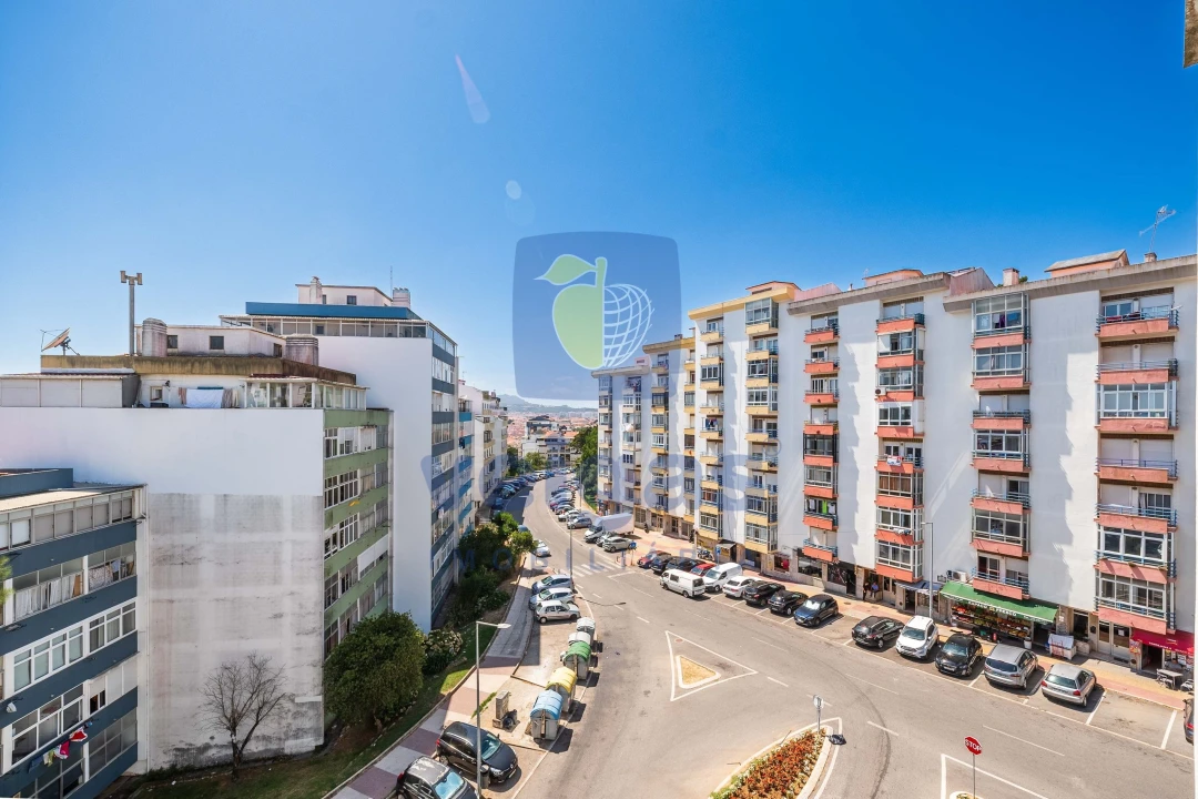Apartamento T3 para Venda em Rio de Mouro Foto 9