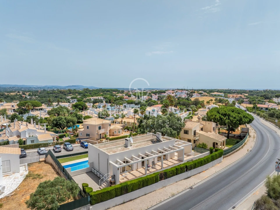 Moradia T4 para Venda em Albufeira e Olhos de Água Foto 11