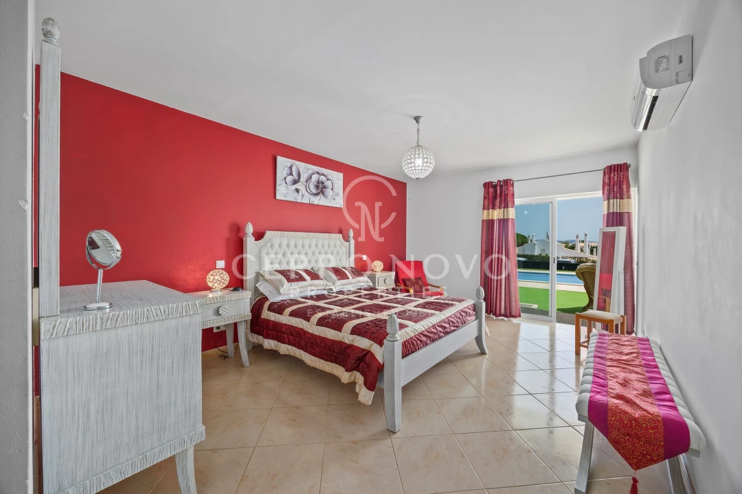 Moradia T4 para Venda em Albufeira e Olhos de Água Foto 7