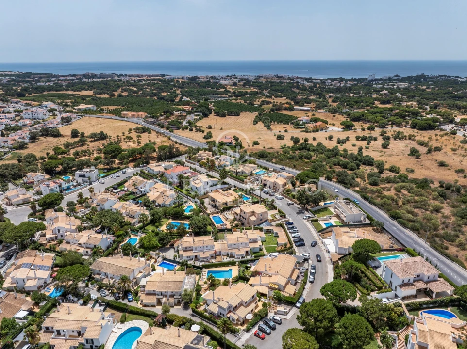 Moradia T4 para Venda em Albufeira e Olhos de Água Foto 18