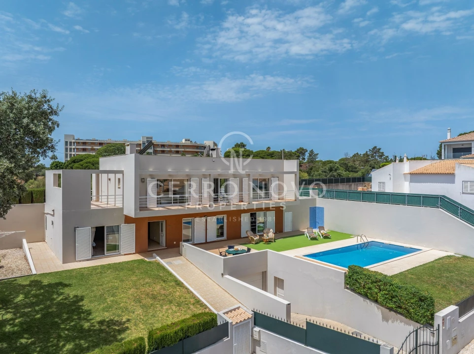 Moradia T4 para Venda em Albufeira e Olhos de Água Foto 12