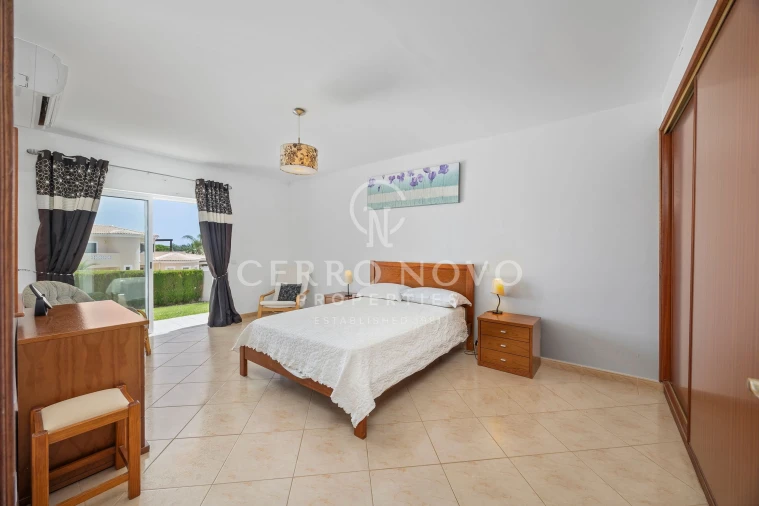 Moradia T4 para Venda em Albufeira e Olhos de Água Foto 5