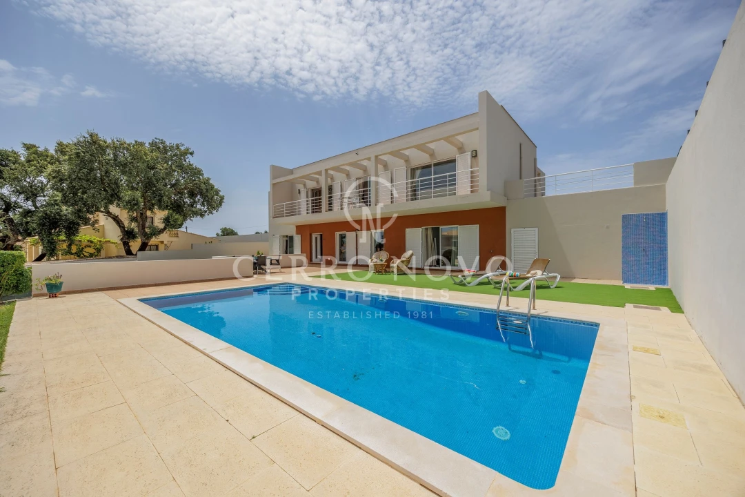 Moradia T4 para Venda em Albufeira e Olhos de Água Foto 31