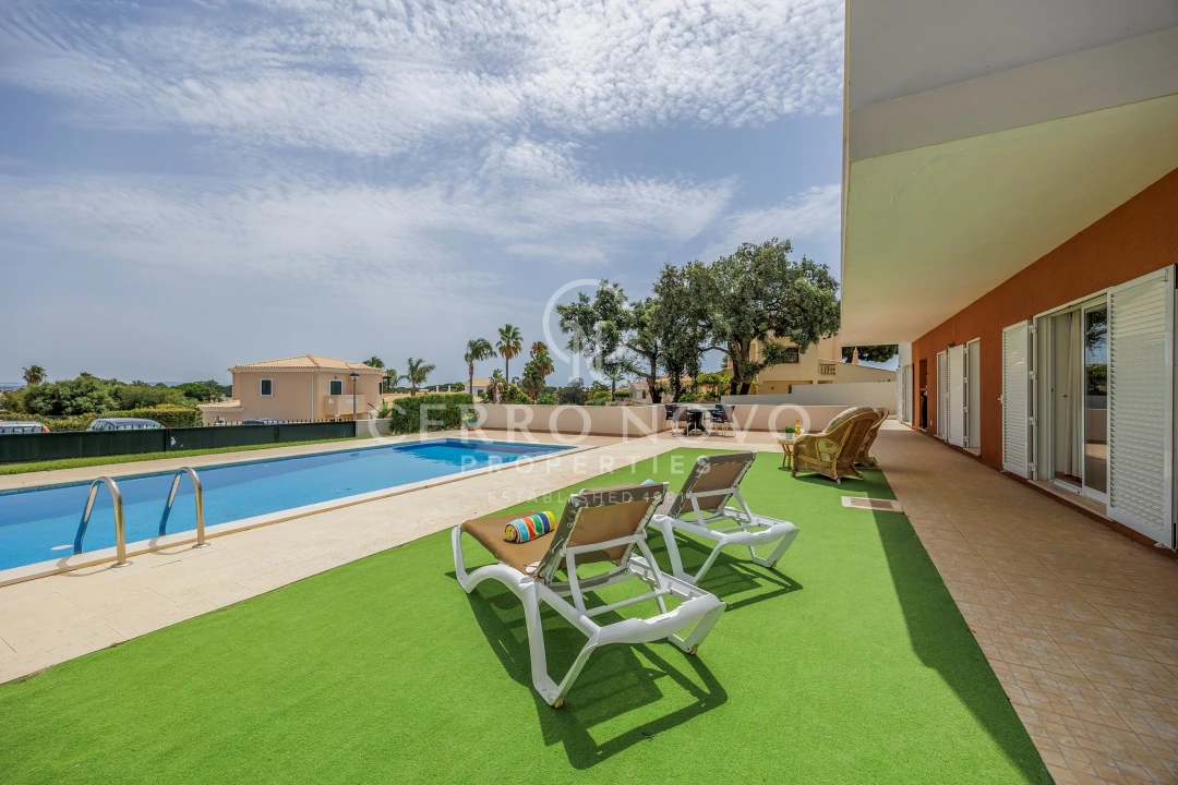 Moradia T4 para Venda em Albufeira e Olhos de Água Foto 4