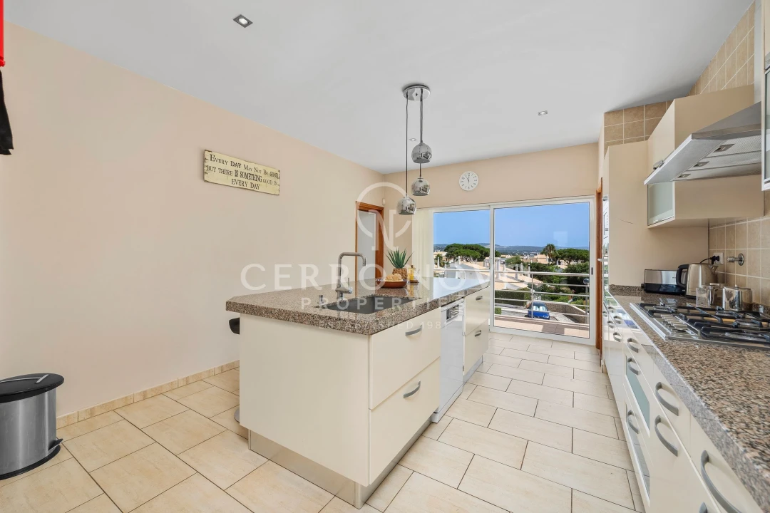 Moradia T4 para Venda em Albufeira e Olhos de Água Foto 22