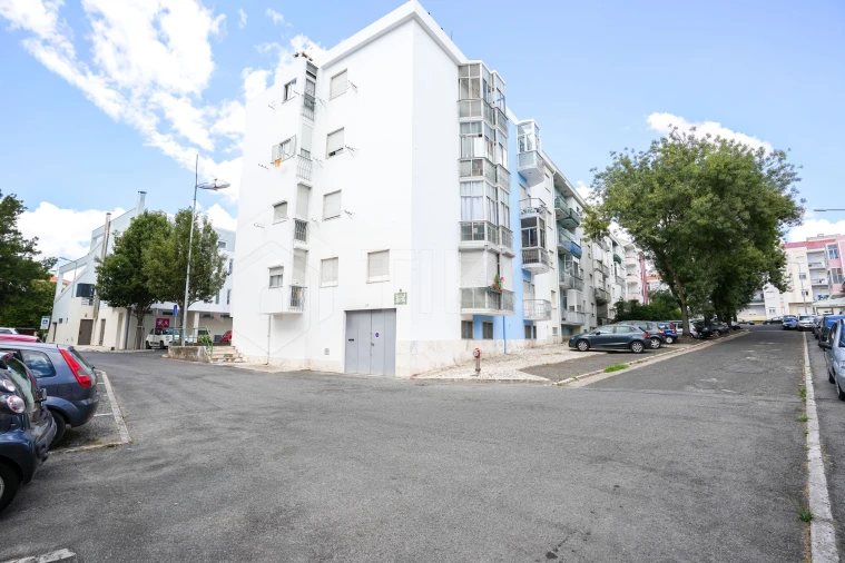 Apartamento T2 para Venda em Águas Livres Foto 28