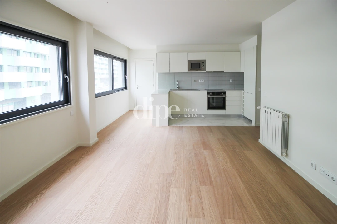 Apartamento T1 para Arrendamento em Candoso Santiago e Mascotelos Foto 4