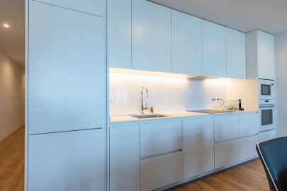 Apartamento T1 para Arrendamento em Aldoar, Foz do Douro e Nevogilde