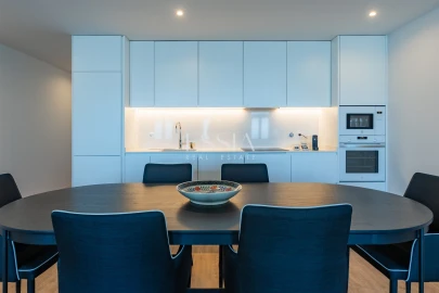 Apartamento T1 para Arrendamento em Aldoar, Foz do Douro e Nevogilde