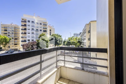 Apartamento T4 para Arrendamento em Marvila, Ribeira Santarém, São Salvador, São Nicolau