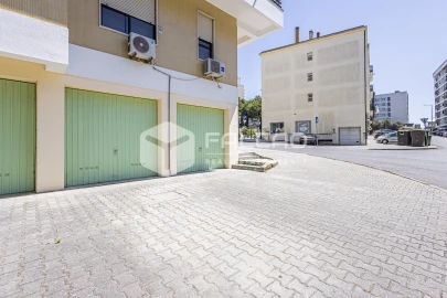 Apartamento T4 para Arrendamento em Marvila, Ribeira Santarém, São Salvador, São Nicolau