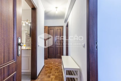 Apartamento T4 para Arrendamento em Marvila, Ribeira Santarém, São Salvador, São Nicolau