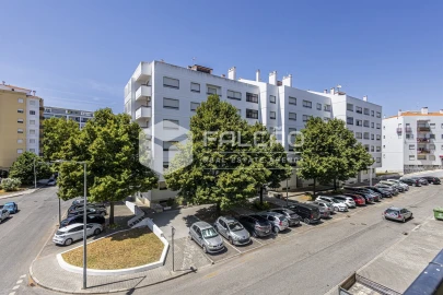 Apartamento T4 para Arrendamento em Marvila, Ribeira Santarém, São Salvador, São Nicolau