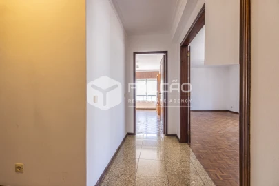 Apartamento T4 para Arrendamento em Marvila, Ribeira Santarém, São Salvador, São Nicolau