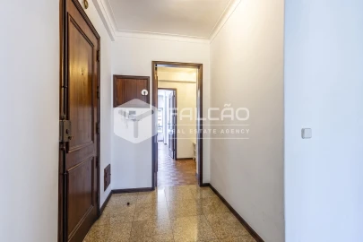 Apartamento T4 para Arrendamento em Marvila, Ribeira Santarém, São Salvador, São Nicolau