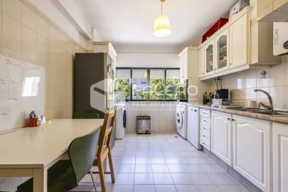 Apartamento T4 para Arrendamento em Marvila, Ribeira Santarém, São Salvador, São Nicolau