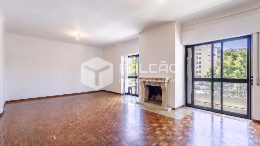Apartamento T4 para Arrendamento em Marvila, Ribeira Santarém, São Salvador, São Nicolau