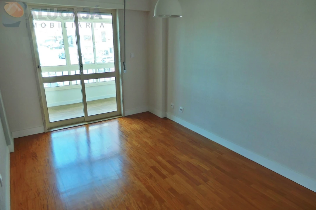 Apartamento T2 para Arrendamento em Cacém e São Marcos Foto 11