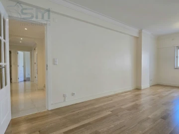 Apartamento T2 para Arrendamento em Cacém e São Marcos