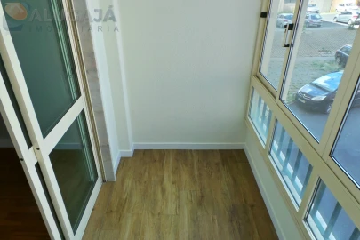 Apartamento T2 para Arrendamento em Cacém e São Marcos