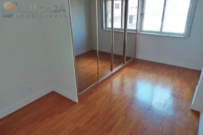 Apartamento T2 para Arrendamento em Cacém e São Marcos