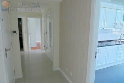 Apartamento T2 para Arrendamento em Cacém e São Marcos