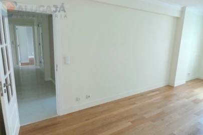 Apartamento T2 para Arrendamento em Cacém e São Marcos