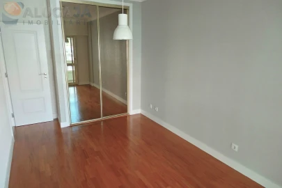 Apartamento T2 para Arrendamento em Cacém e São Marcos