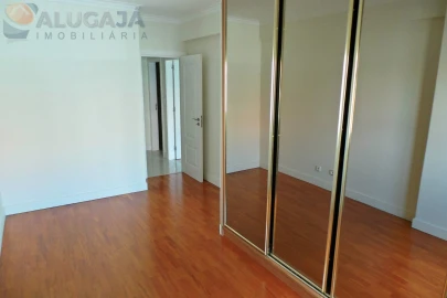 Apartamento T2 para Arrendamento em Cacém e São Marcos