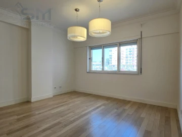Apartamento T2 para Arrendamento em Cacém e São Marcos