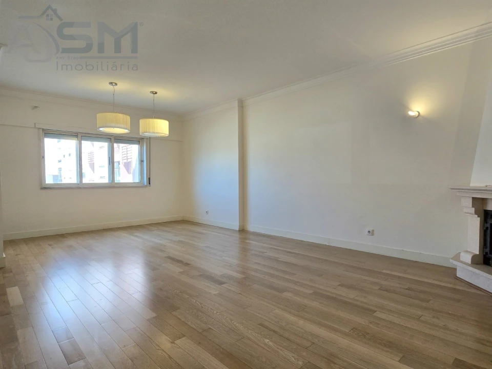 Apartamento T2 para Arrendamento em Cacém e São Marcos Foto 1