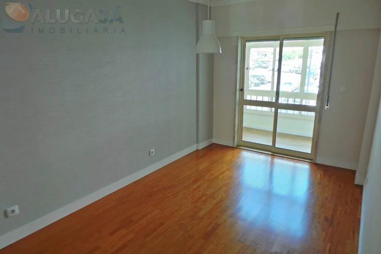 Apartamento T2 para Arrendamento em Cacém e São Marcos Foto 10