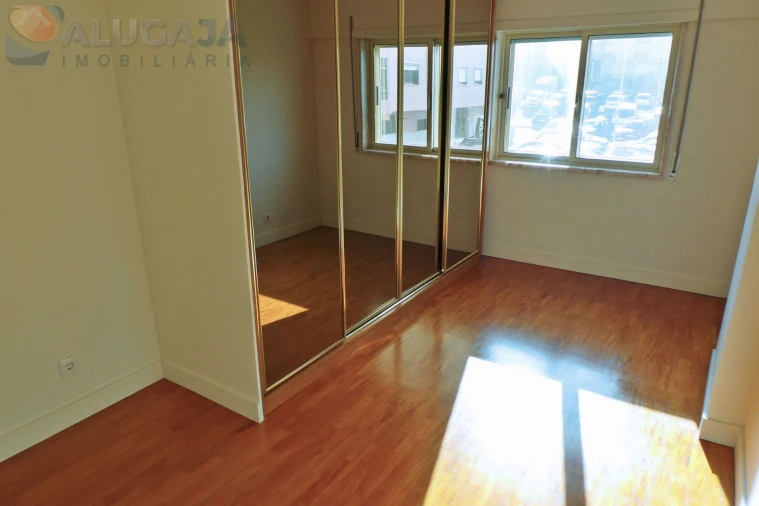 Apartamento T2 para Arrendamento em Cacém e São Marcos Foto 18