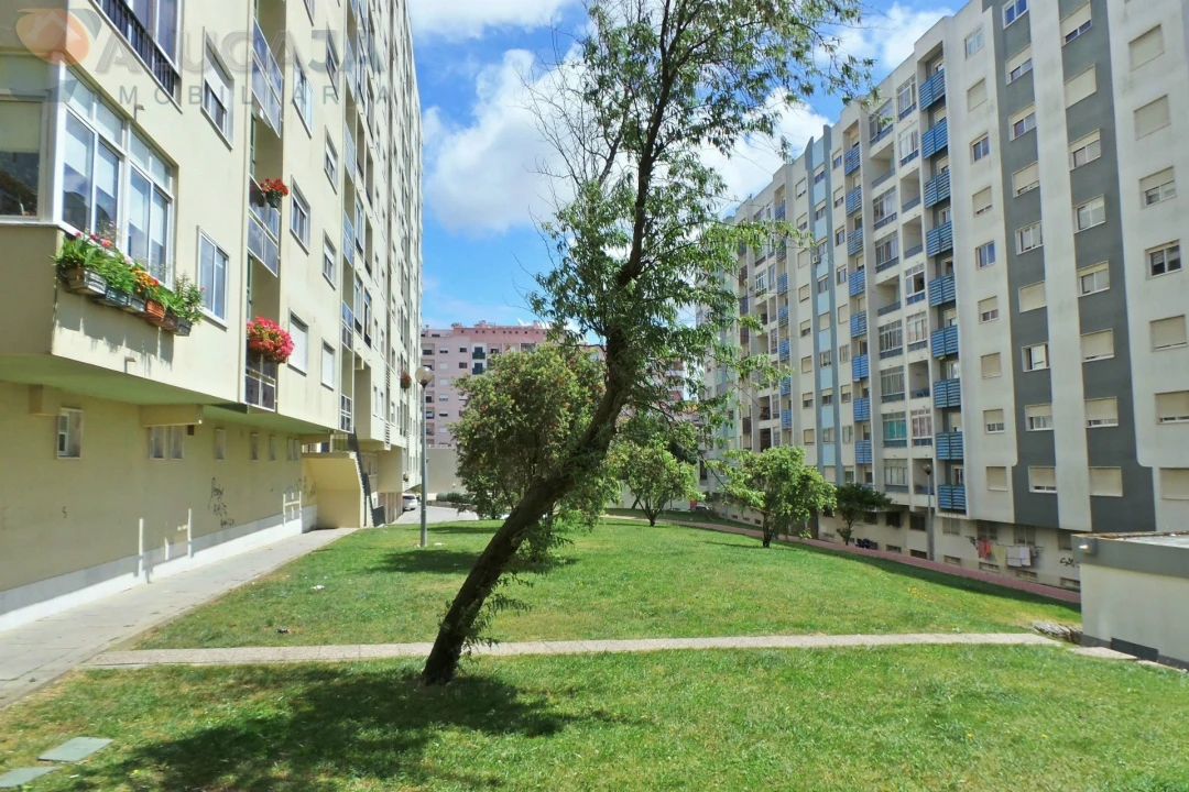 Apartamento T2 para Arrendamento em Cacém e São Marcos Foto 27