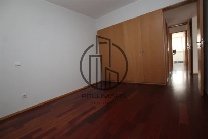Apartamento T2 para Venda em Vila Nova de Famalicão e Calendário