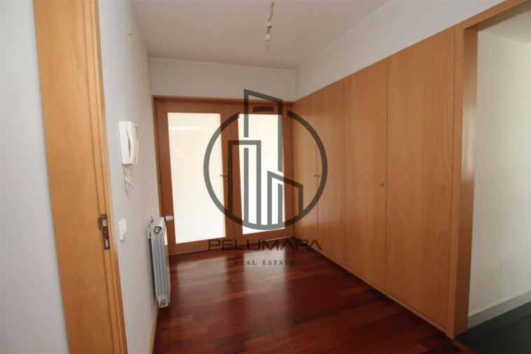 Apartamento T2 para Venda em Vila Nova de Famalicão e Calendário Foto 10