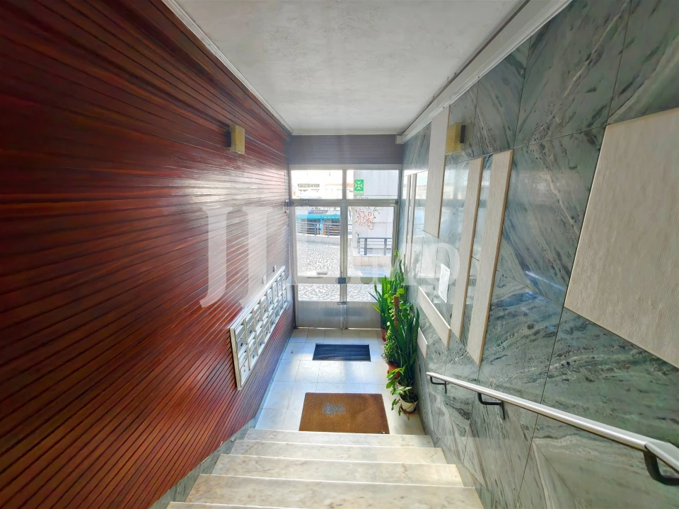 Apartamento T4 para Arrendamento em Águas Livres Foto 14