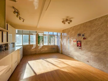 Apartamento T4 para Arrendamento em Águas Livres