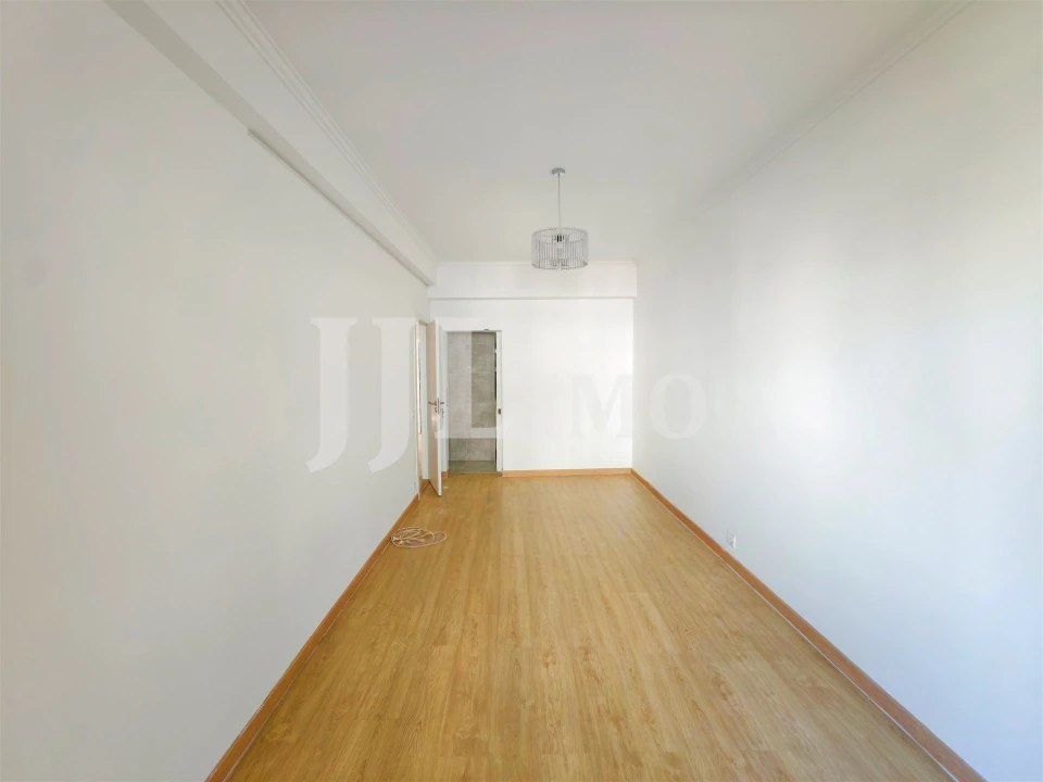 Apartamento T4 para Arrendamento em Águas Livres Foto 10